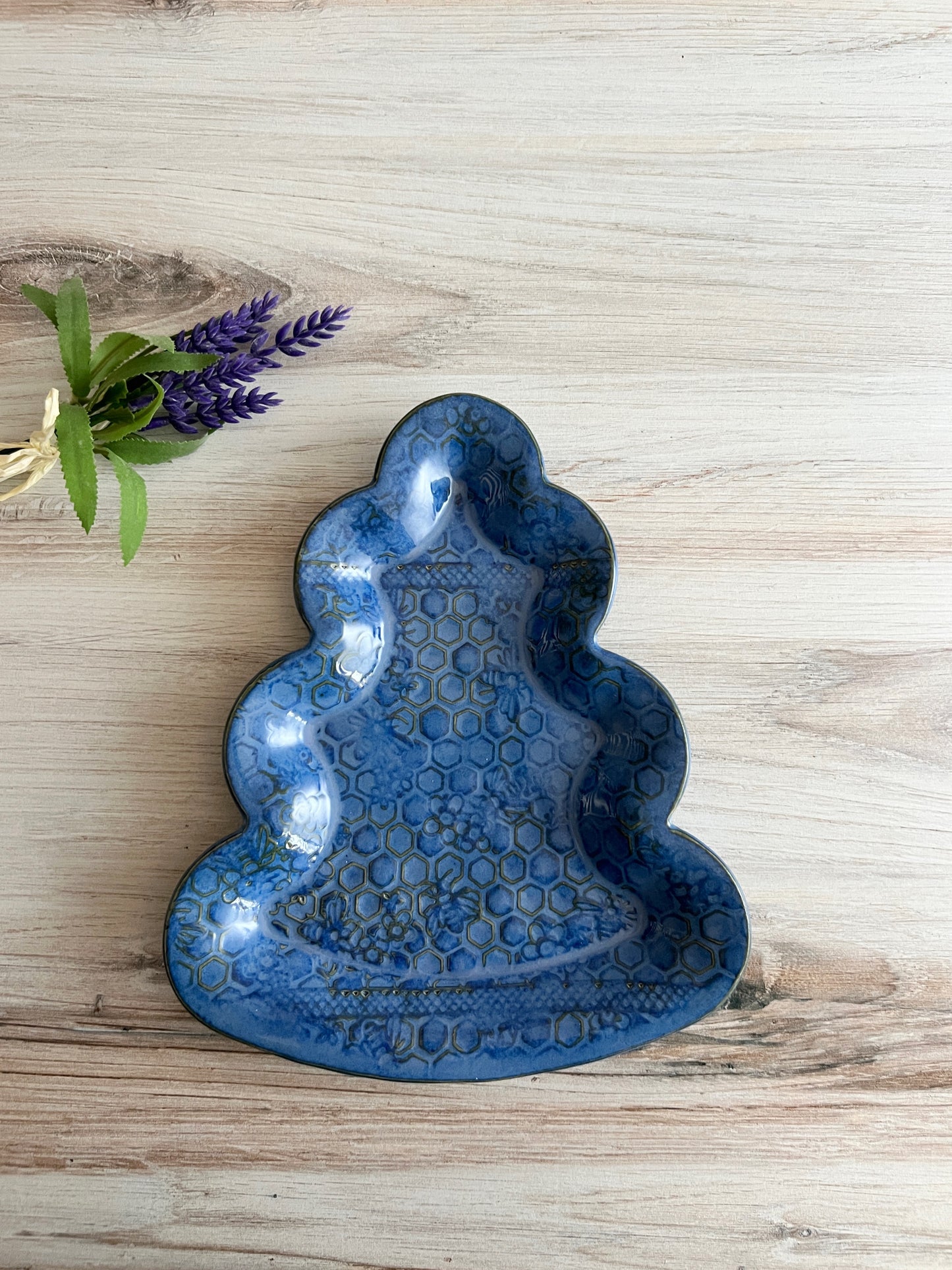 Blue Bee Texture Tree Plate